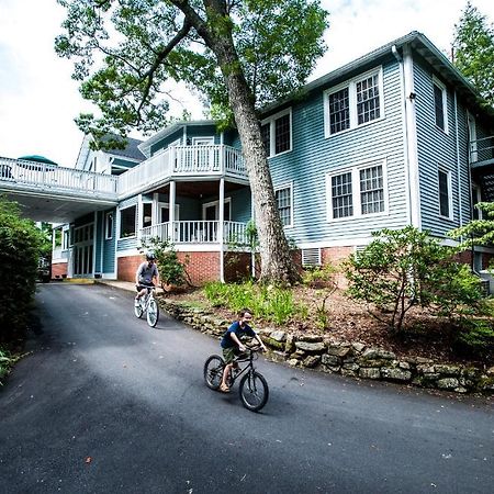 Highland Lake Inn & Resort - Flat Rock Exterior photo